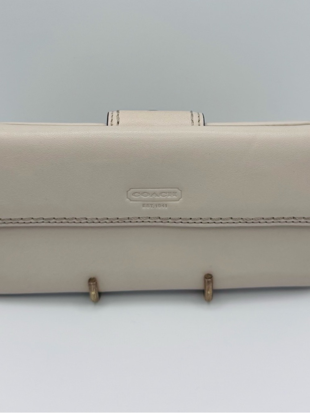 Vtg Coach Buttery Soft Ivory Leather Silver Turn-lock Large Wallet Pink Interior - Picture 3 of 10